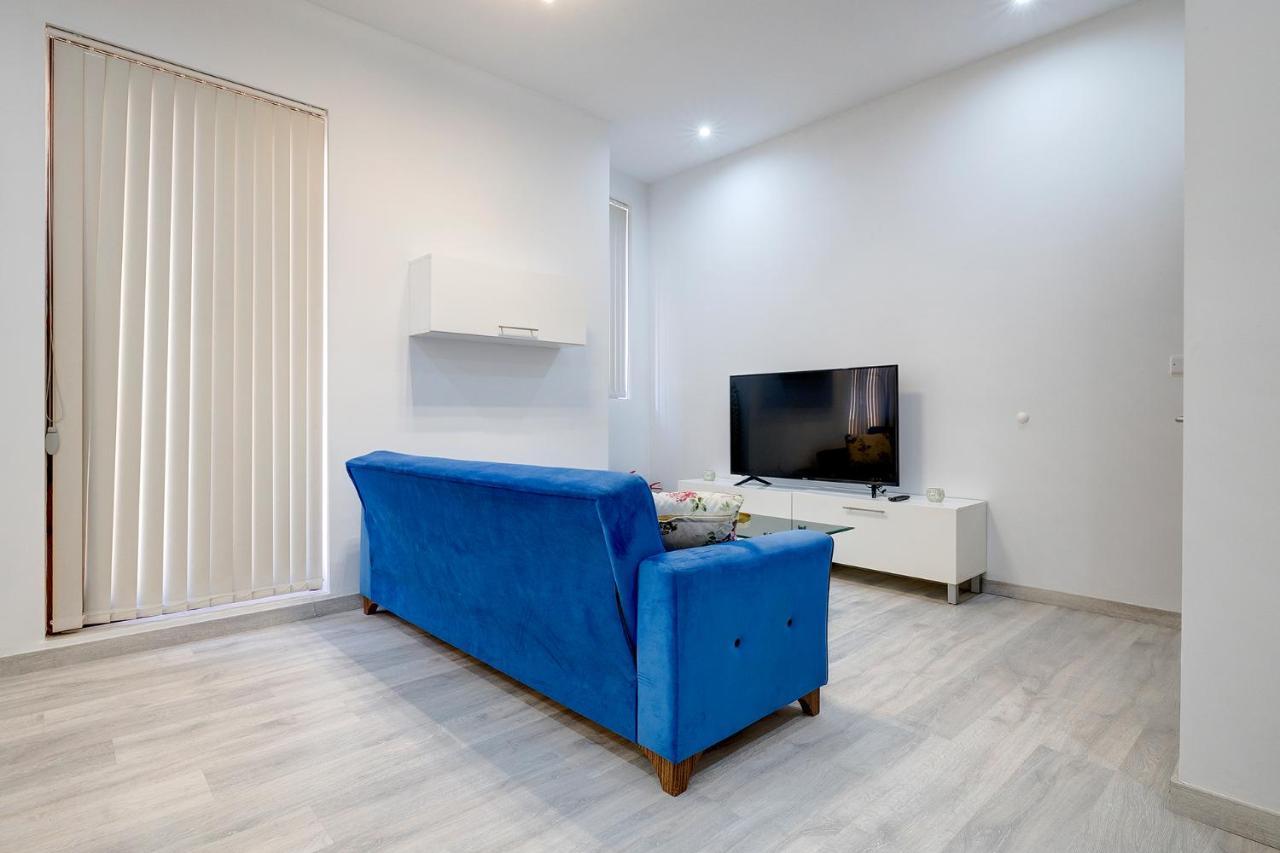 Picturesque Sliema Pad Steps From The Seafront Exterior foto