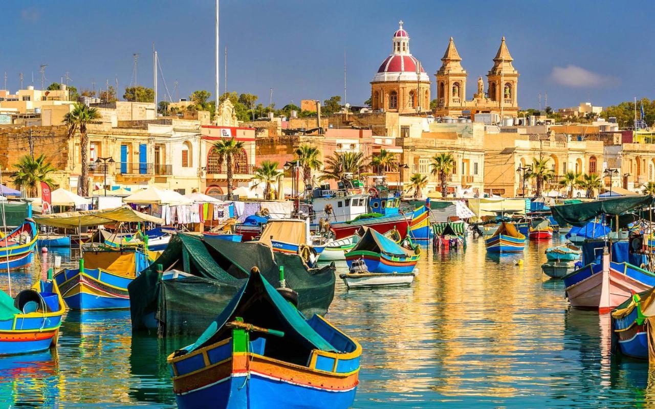 Picturesque Sliema Pad Steps From The Seafront Exterior foto